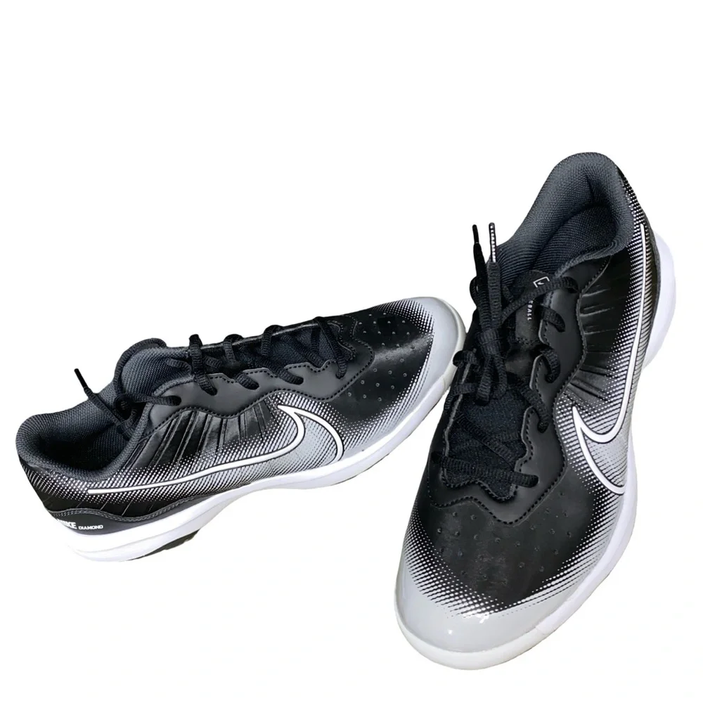 Nike Alpha Huarache Black and White Gradient Baseball Cleats. - Picture 3 of 6